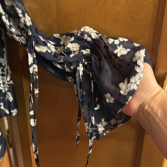 Capsule sheer texted Floral Black and White Women's Top new size 26 - Picture 4 of 6